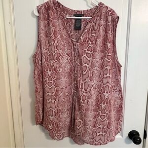 Chelsea & Theodore Red and White Sleeveless Blouse